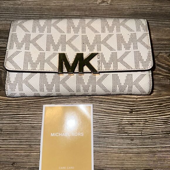 Michael Kors Beige & Tan Leather Tote Handbag and wallet set. Gold Hardware - Picture 11 of 15